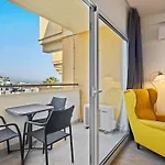 Playa Flores * טורמולינוס
